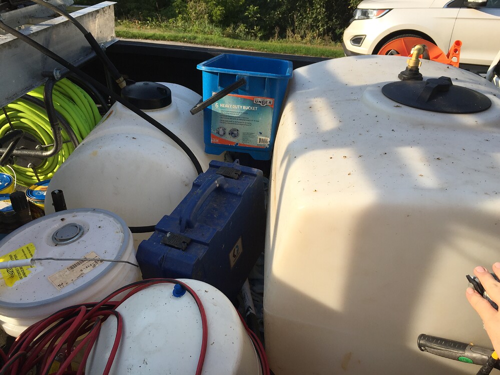 Pressure washing/soft washing truck for sale Supplies & Equipment