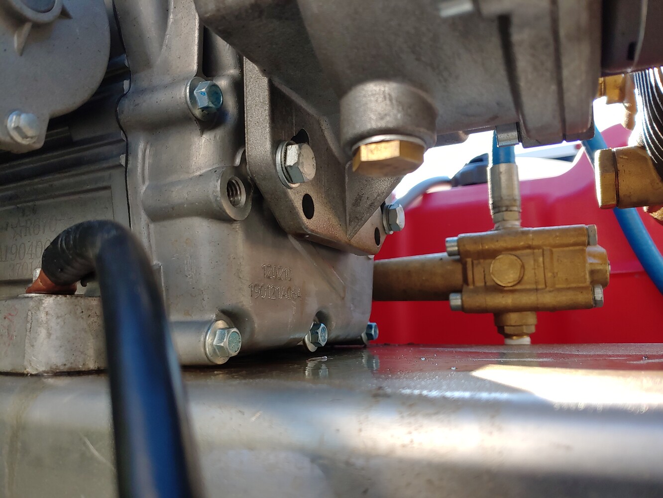 How to stop oil leak on gear box Machine Repairs Pressure Washing
