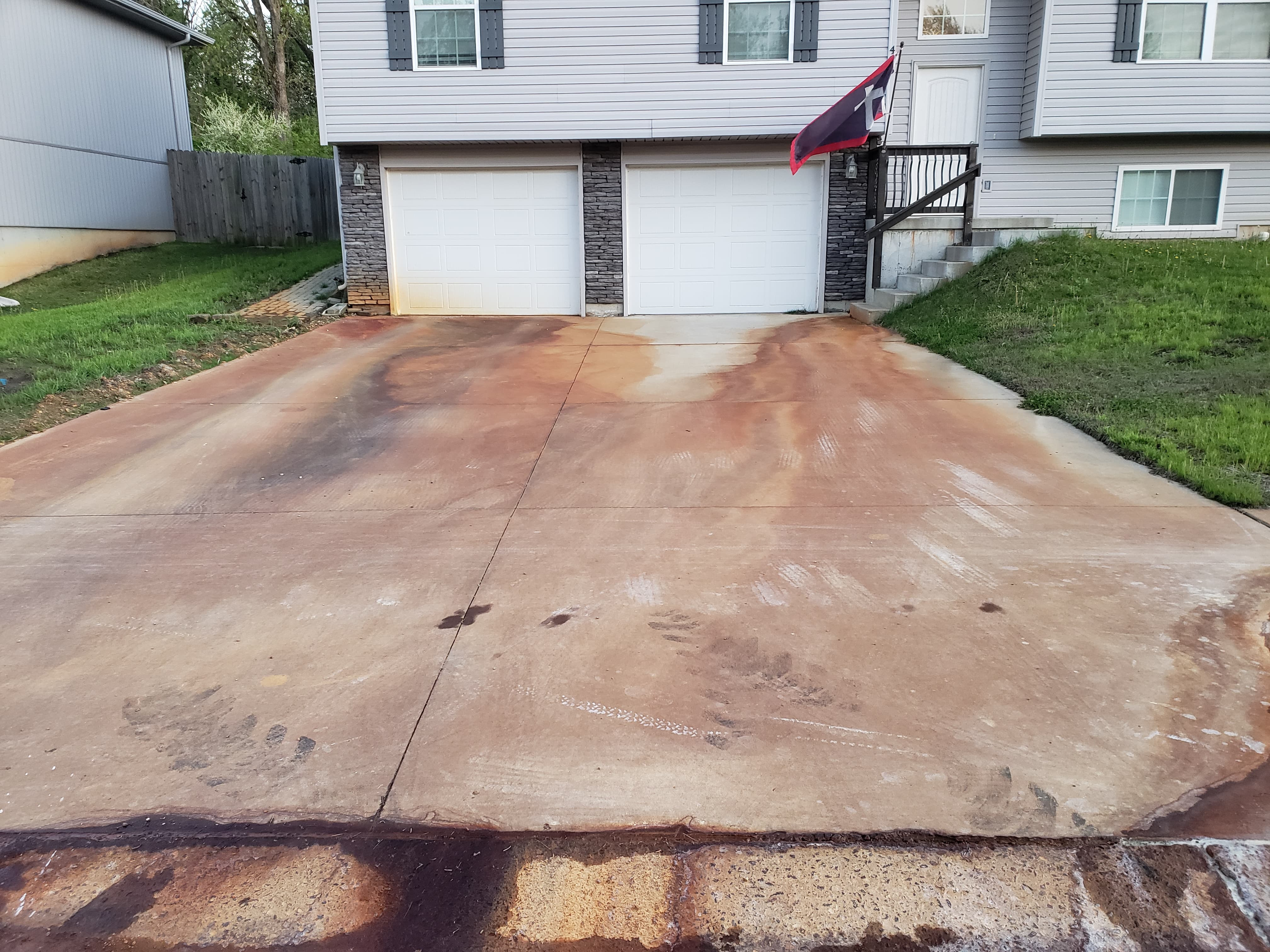 Biggest Red Clay Stain Ever Stains Surfaces Pressure Washing Resource